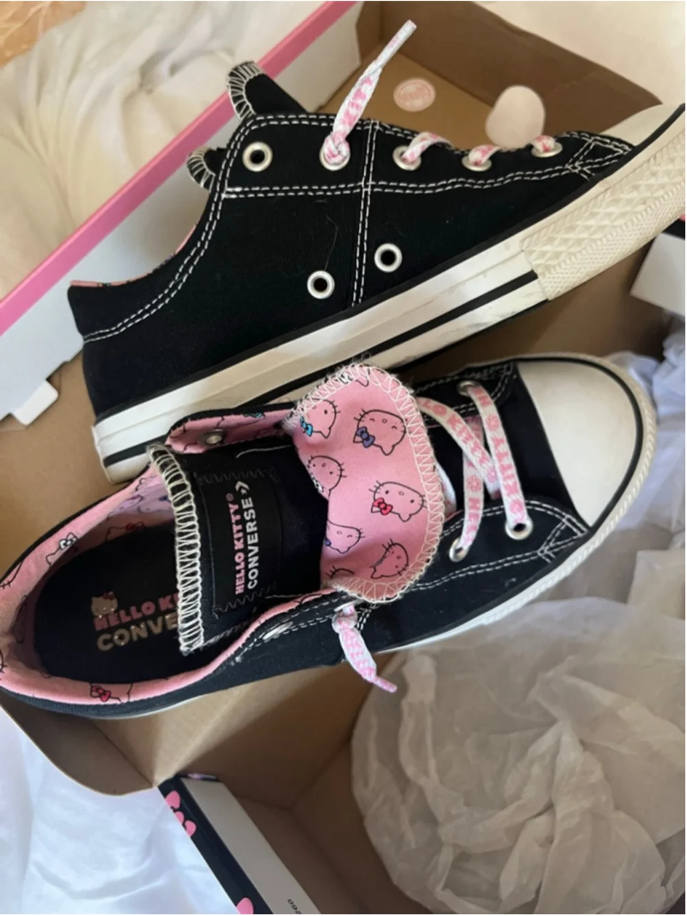Converse x Hello Kitty Sneakers Maddie Size 4 (Big kids) Black Pink Women’s 6